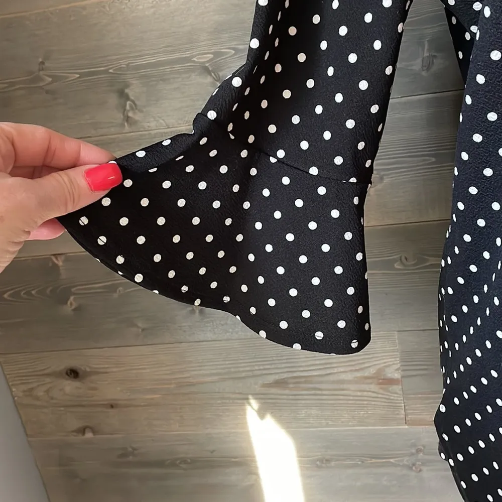 Croft and barrow black and white polkadotted, bell sleeve shirt - Image 3