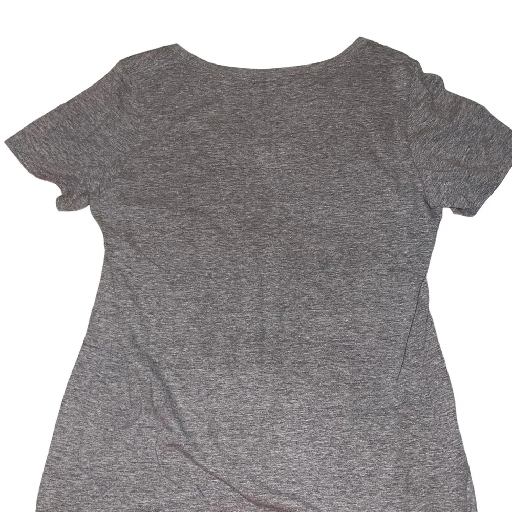 Nike Women’s Short Sleeve T Shirt Heather Grey Size Medium Graphic Tee - Image 4
