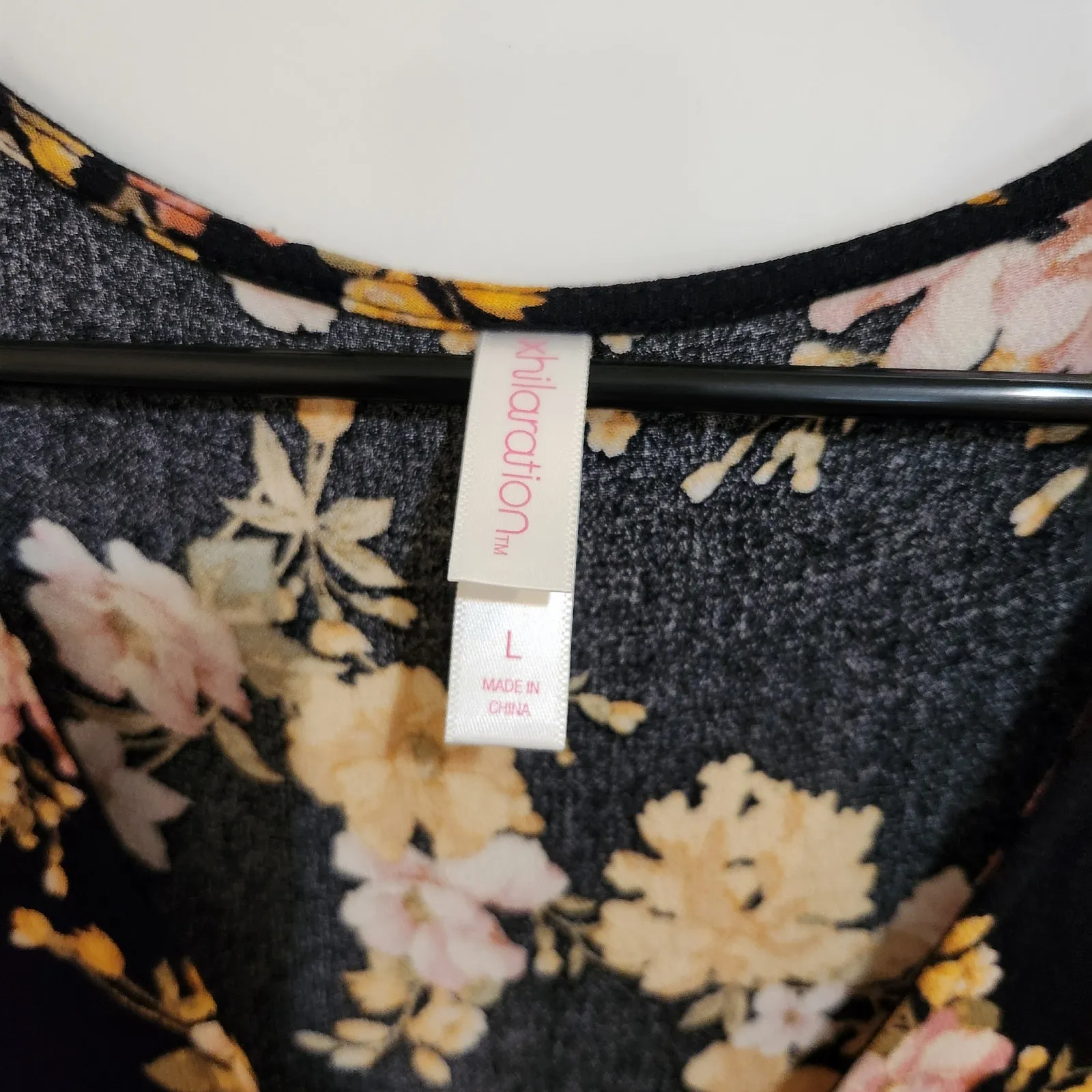 Xhilaration Flutter Sleeve Floral Jumpsuit V-Neck Black Yellow Size Large - Image 11