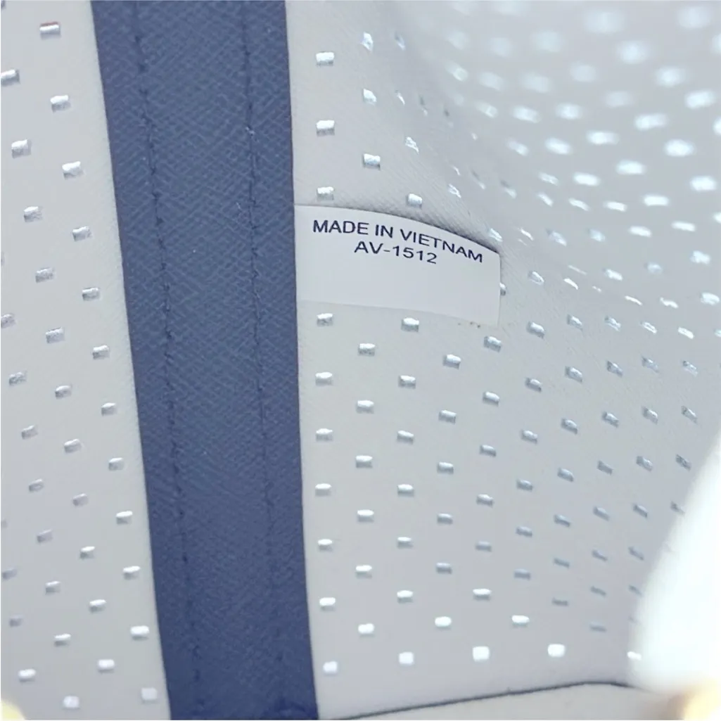 Micheal Kors Navy Blue Perforated Bucket Bag with long strap brand new - Image 8