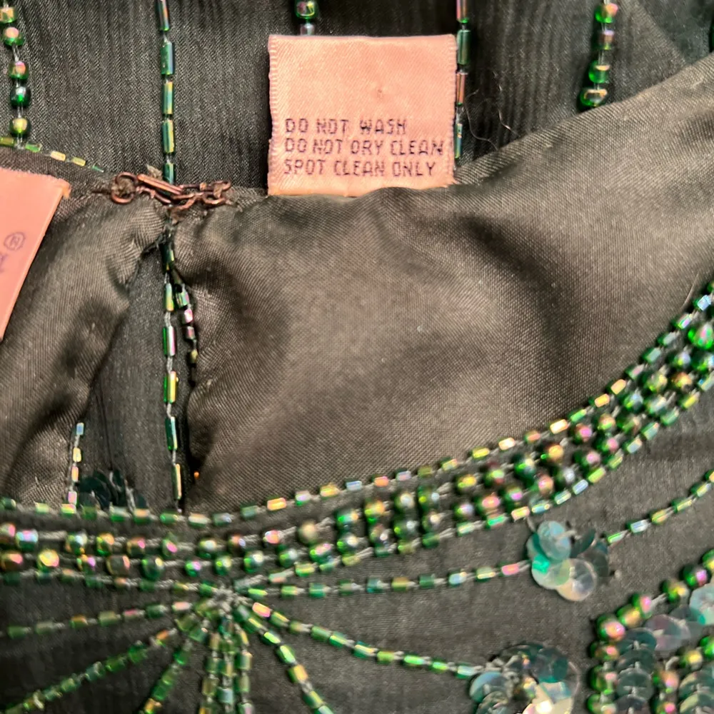 Vintage 1980s Laurence Kazar Emerald Green Beaded & Sequins Silk Top - Image 6