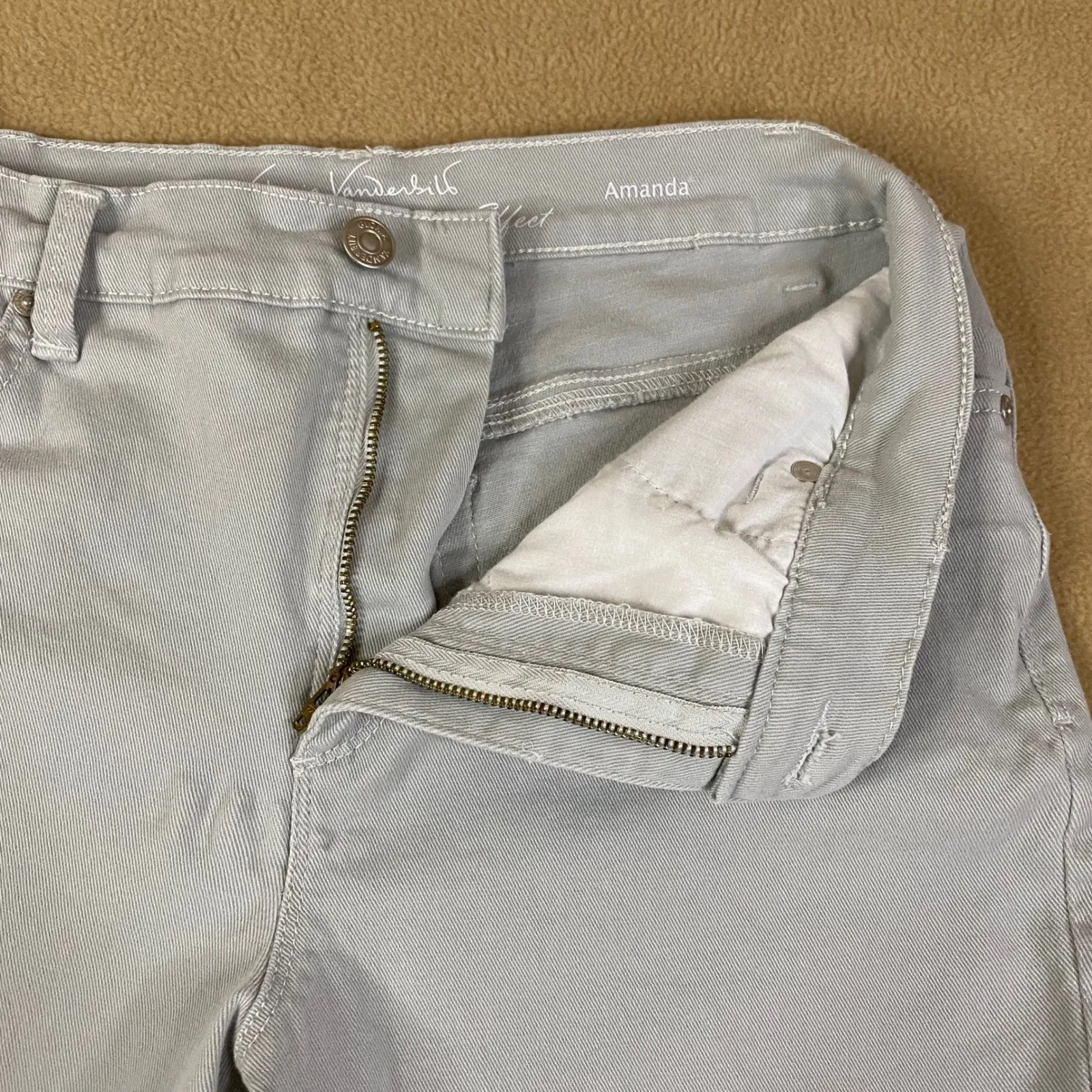 Gloria Vanderbilt Amanda Jeans Women's Light Grey Cropped Capri‎ Casual Sz 6 - Image 4