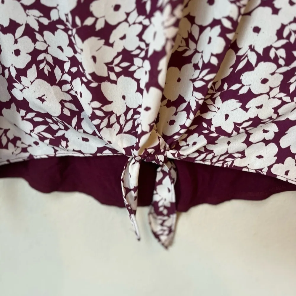 Maroon Floral Tie Front Blouse Criss Cross Neck – BCX Juniors Medium - Image 5