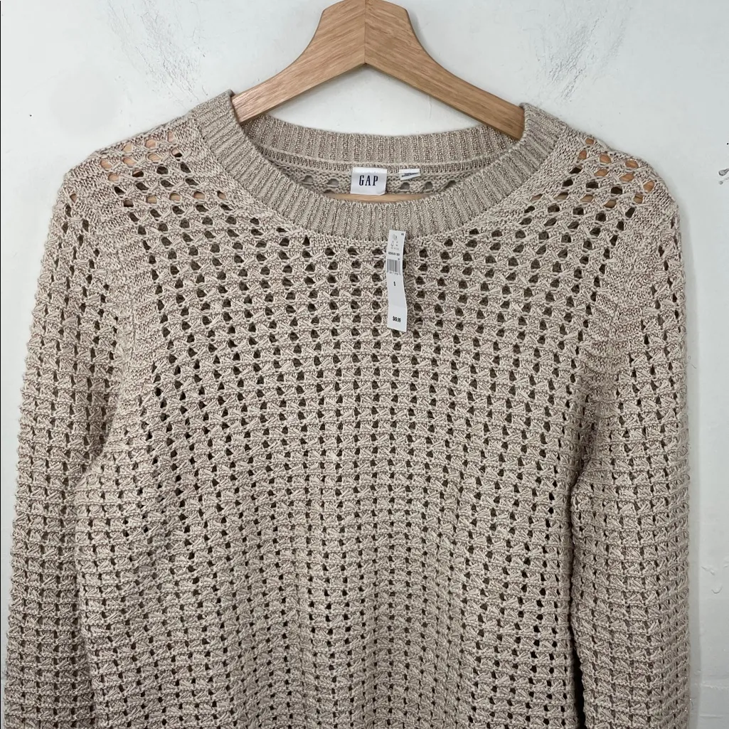 GAP Women's Light Tan open Knit Sweater with shimmery thread size small - Image 2