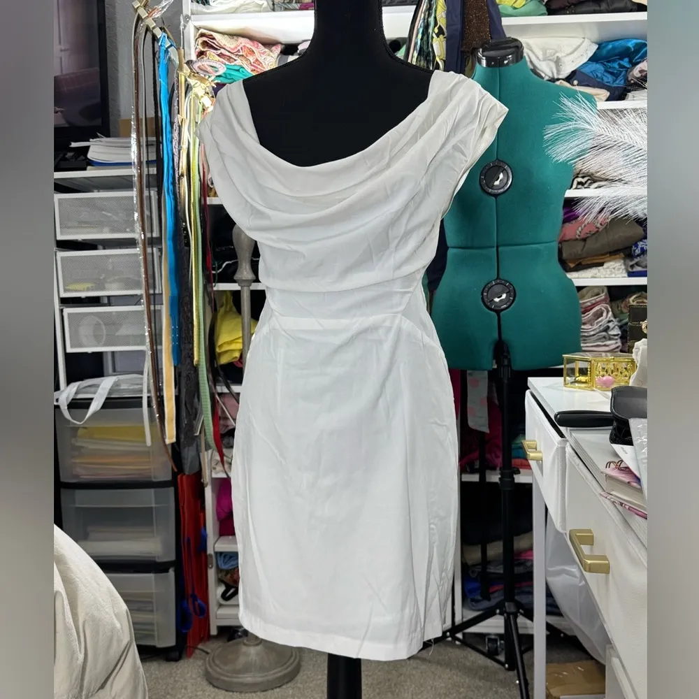 Beautiful white dress, with draped neckline, spectacular V-neckline on the back - Image 3