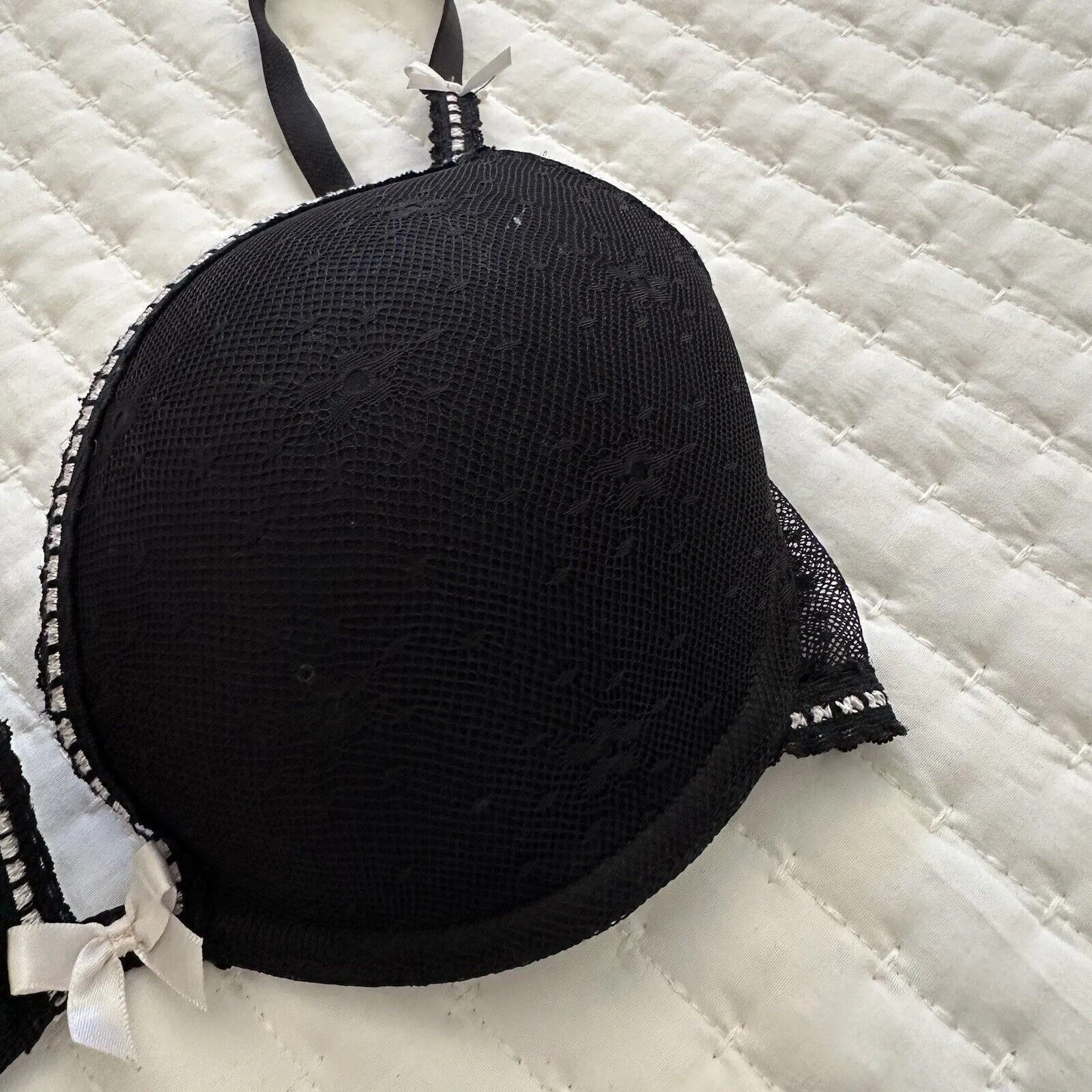 Betsey Johnson  Lined Bra 34C Underwire Black Lace & Mesh With White Ribbon - Image 8