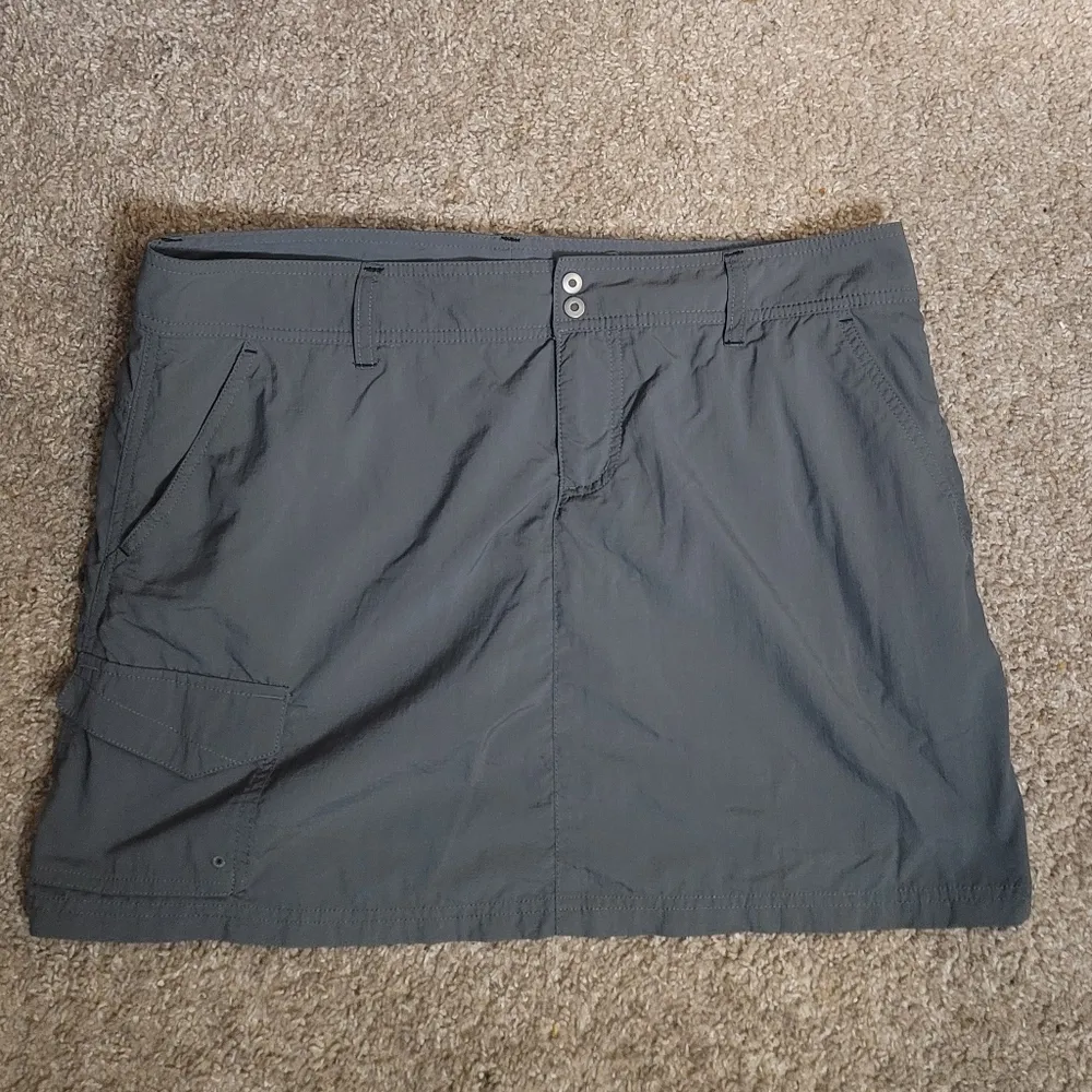 Columbia Gray Omni- Shade Sun Protection Gold Tennis Skort 12 - Image 2