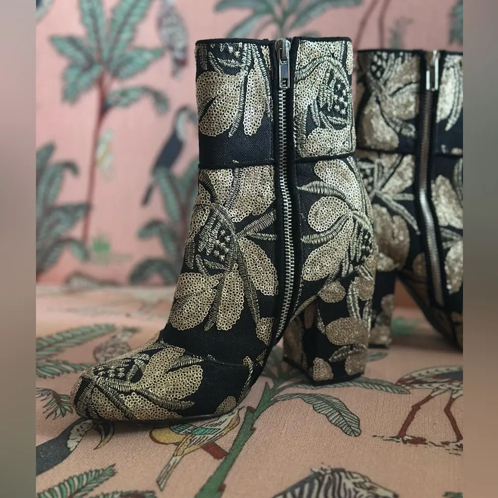 Steve Madden Goldie Black & Gold Sequined Block Heeled Ankle Zip Boots 7.5M - Image 3