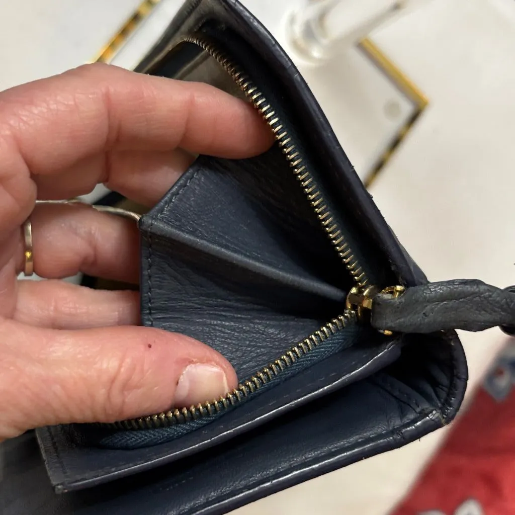 Bottega Veneta Black Woven Wallet - Image 10