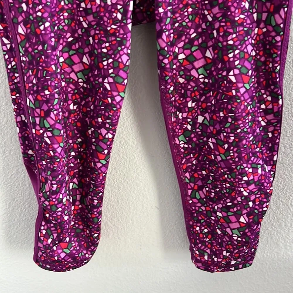 Lululemon Real Quick Crop Paradise Camo Multi/Regal Plum Active Pants 4 - Image 3