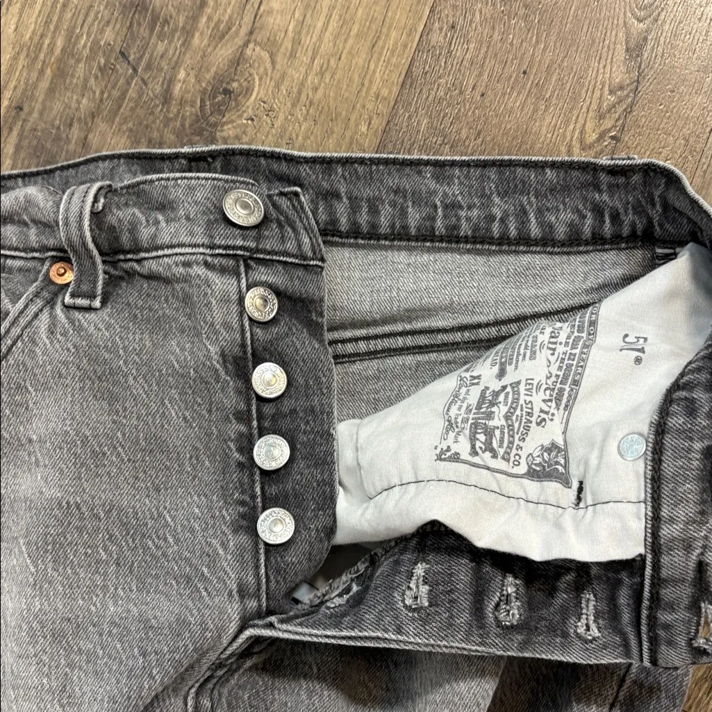 Levi's 501 Jeans Women 28x30 Grey Denim Original Fit Button Fly Stretch 5 Pocket - Image 9