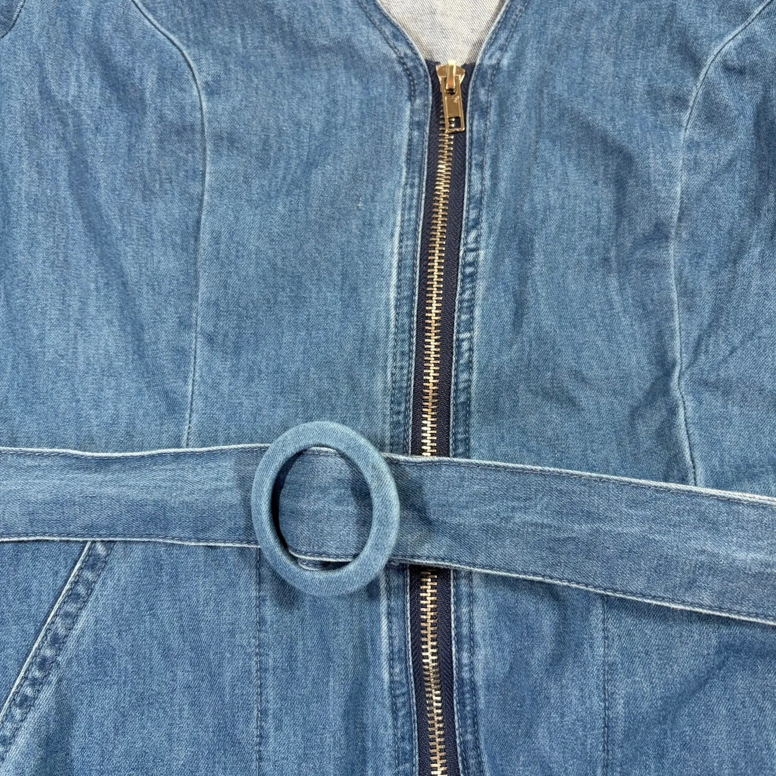 Lulu’s short sleeve denim jumper zip front. Size S. - Image 6