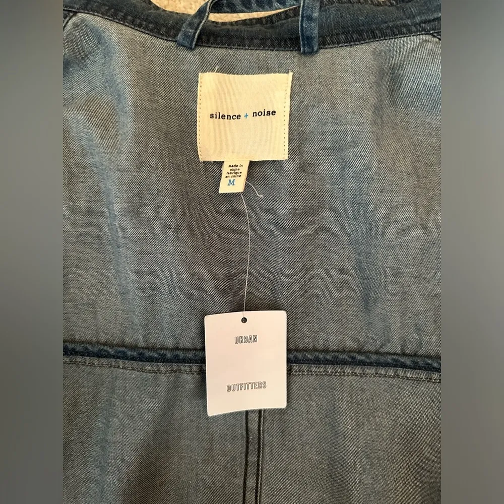 Urban Outfitters Silence + Noise Kirra Swing Chambray Trench Coat Sz Medium NWT - Image 14