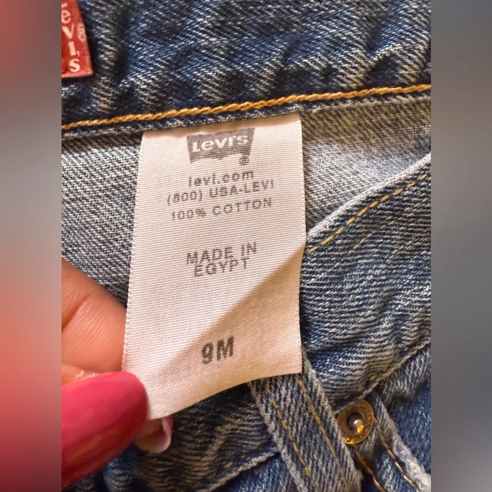 Levi boyfriend ankle jeans size 9M zipper pockets cuffed - Image 5