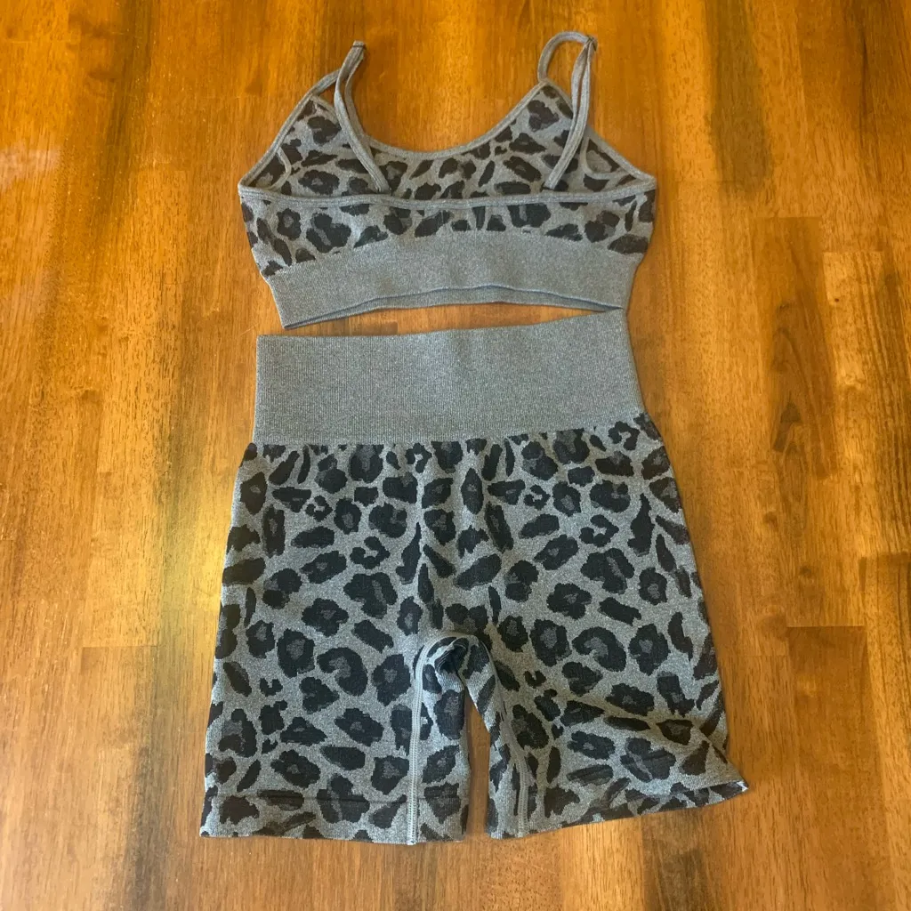 Dance Shorts and top Small Black Gray Leopard Print Athletic Activewear - Image 5