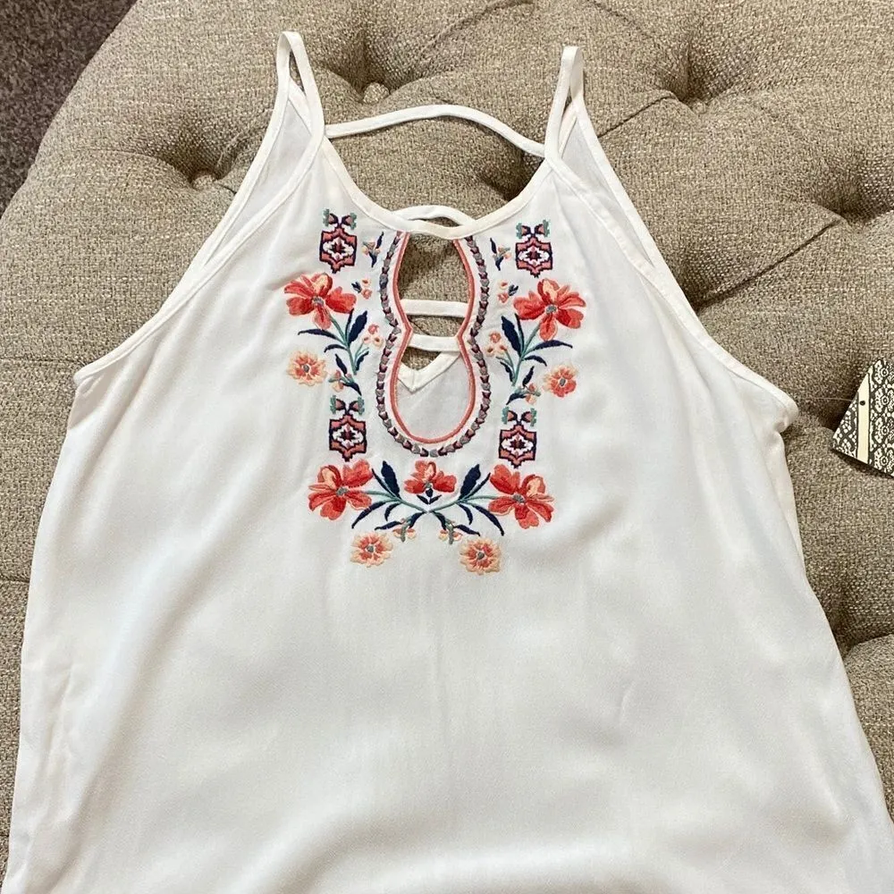‎Floral Embroidered Cutout Tank - Image 5