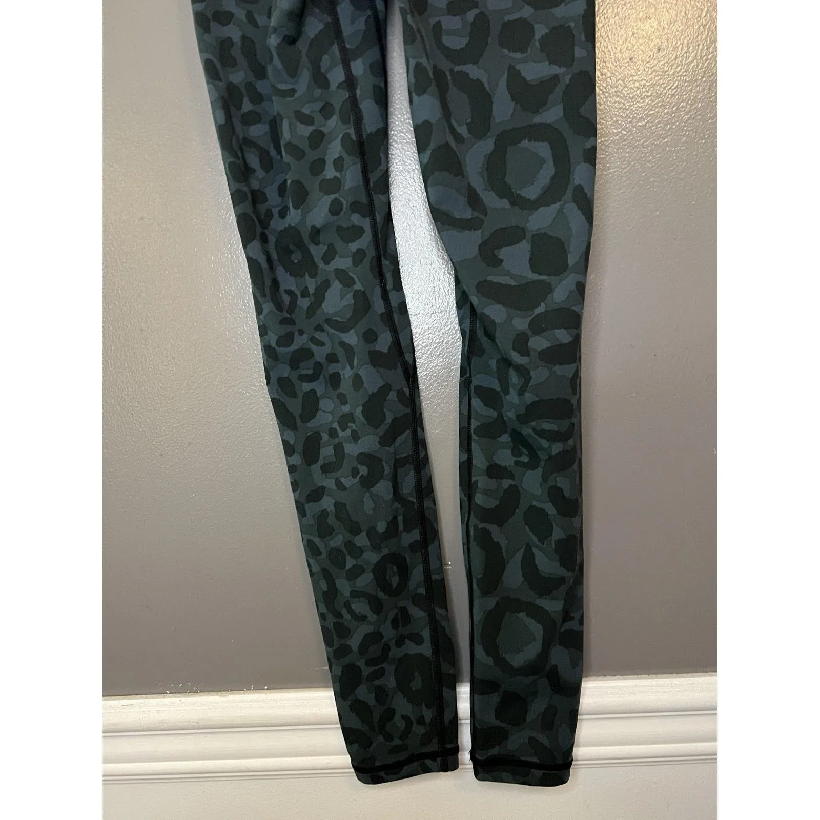 Colorfulkoala Leggings Womens XS Green Black Leopard Print High Waisted Yoga - Image 5