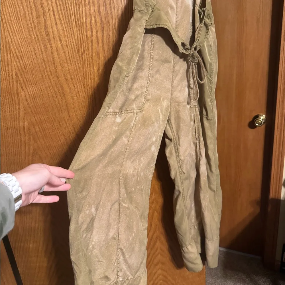 Hei hei green overalls size small joggers small no stretch, zipper on side - Image 3