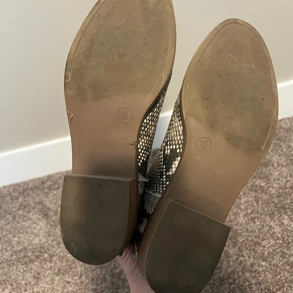 Universal Thread Snakeskin-like Ankle Boots with Side Zipper - Image 3