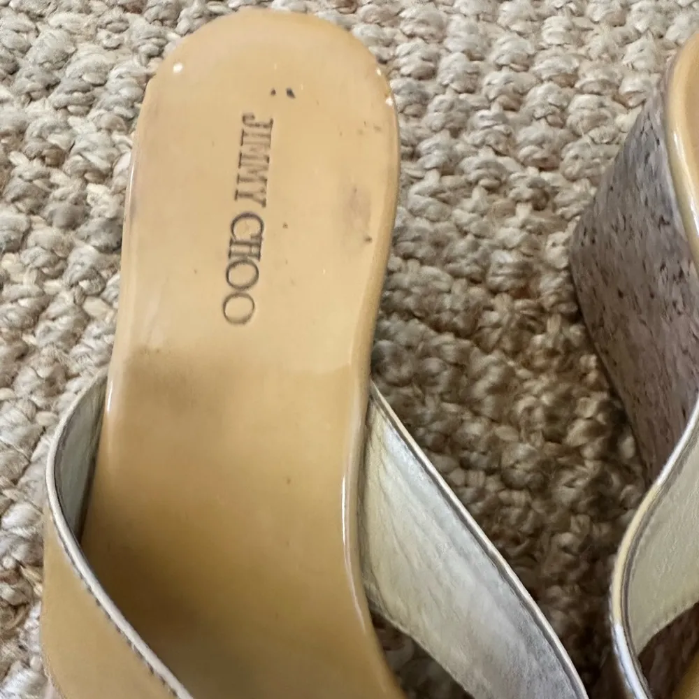 JIMMY CHOO PATHOS PATENT LEATHER CORK SANDAL SIZE 9 - Image 4
