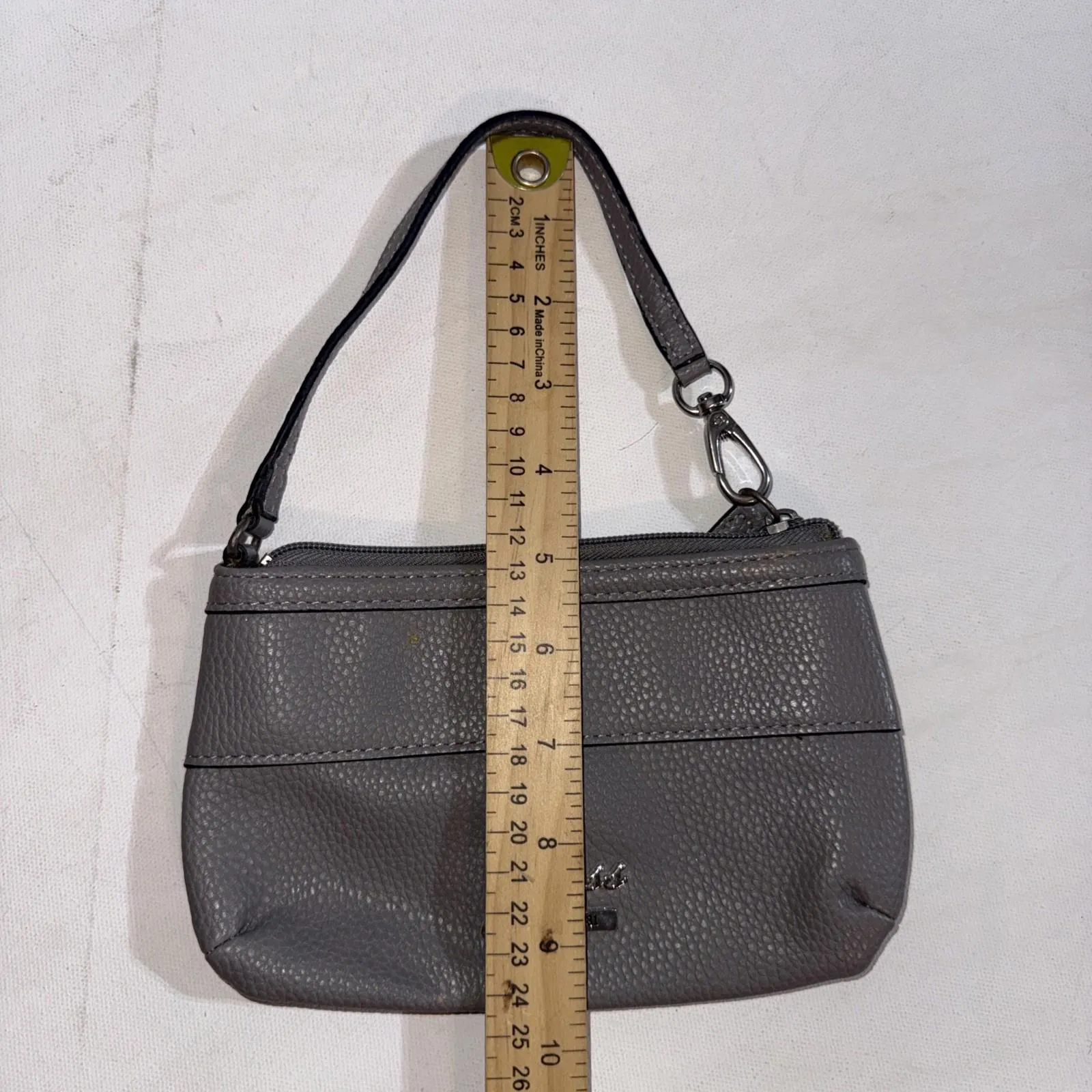 Vintage Guess Y2K Style Gray Faux Leather Wristlet Wallet Mini Convertible Purse - Image 7