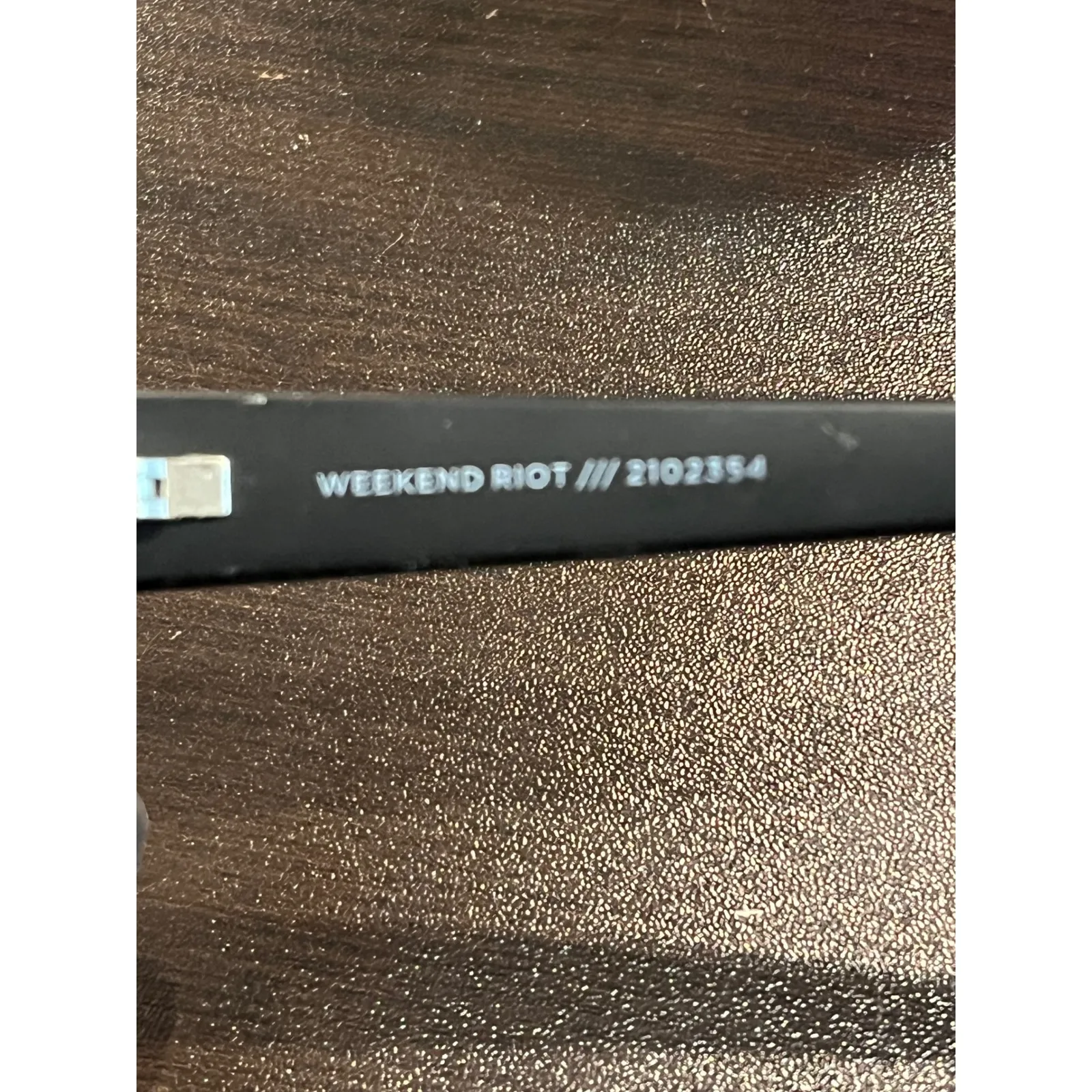 Le Specs Weekend Riot Oversized Black Matte Polarized Sunglasses unisex - Image 2