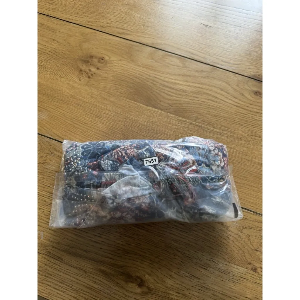 Gloria Vanderbilt Women Size Large Blouse Floral Colorful Stretch Embellished - Image 8