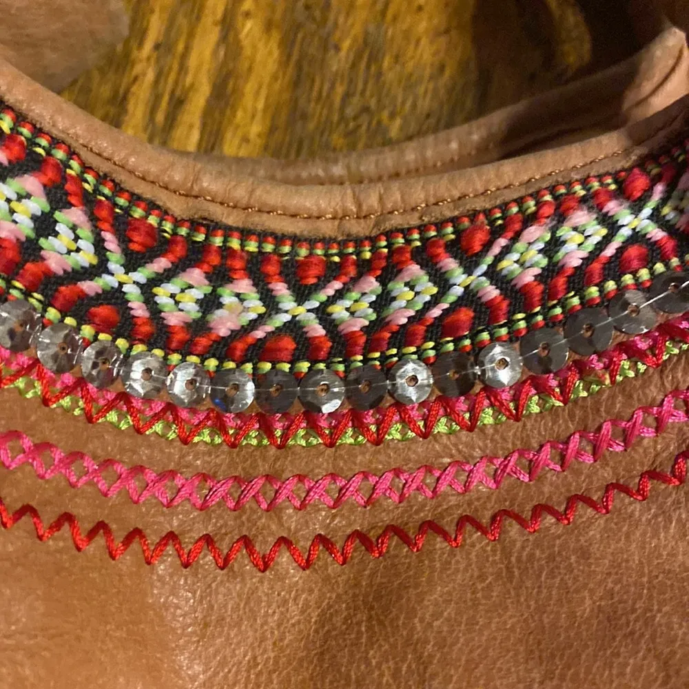 The Sak leather purse with embroidery and sequins - Image 8