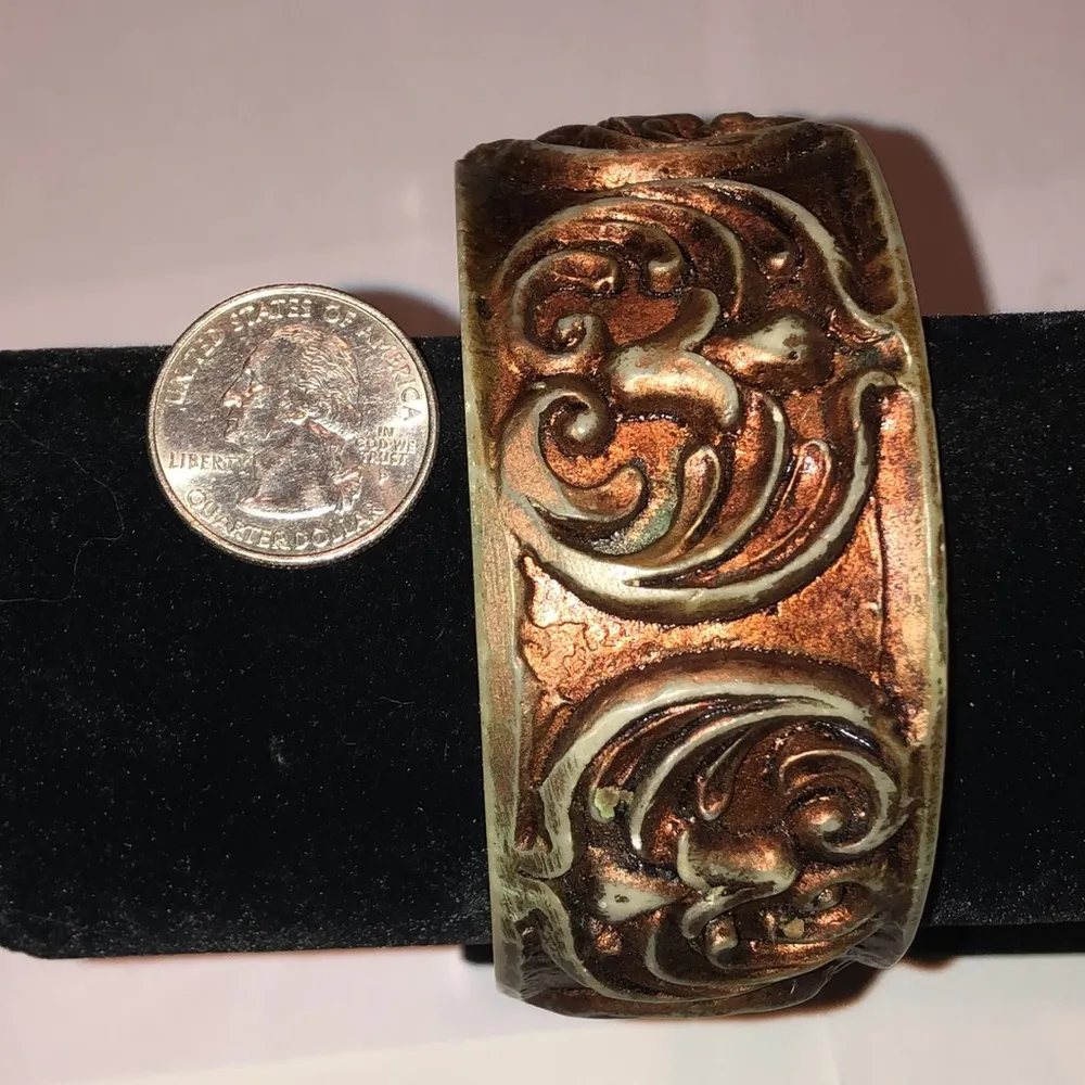 Vintage Resin Floral Chunky Retro Boho Bangle Bracelet - Image 5