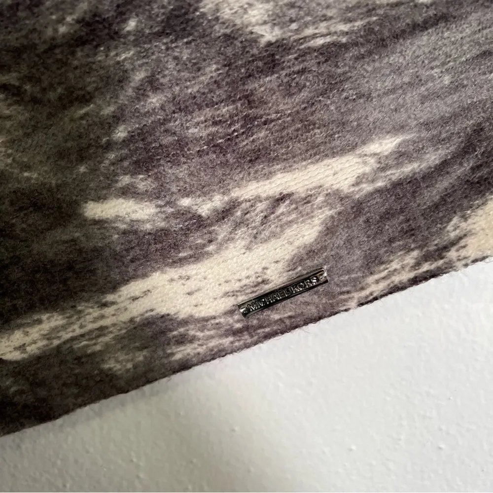 MICHAEL Michael Kors Infinity Scarf Cream Gray Geometric - Image 7