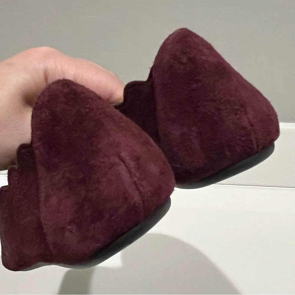 Adrienne Vittadini Fox scalloped pointy toe flats, suede leather maroon 7.5 - Image 9