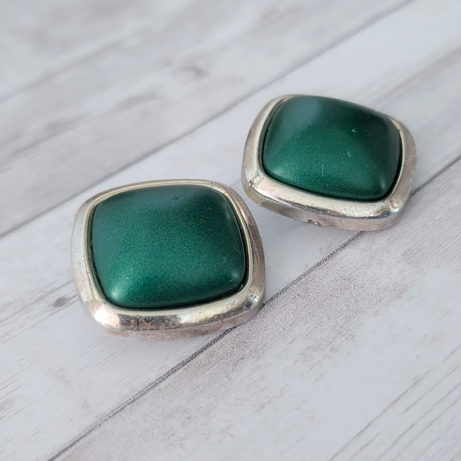 Vintage Clip On Earrings Very Large Green & Gold Tone - Image 5