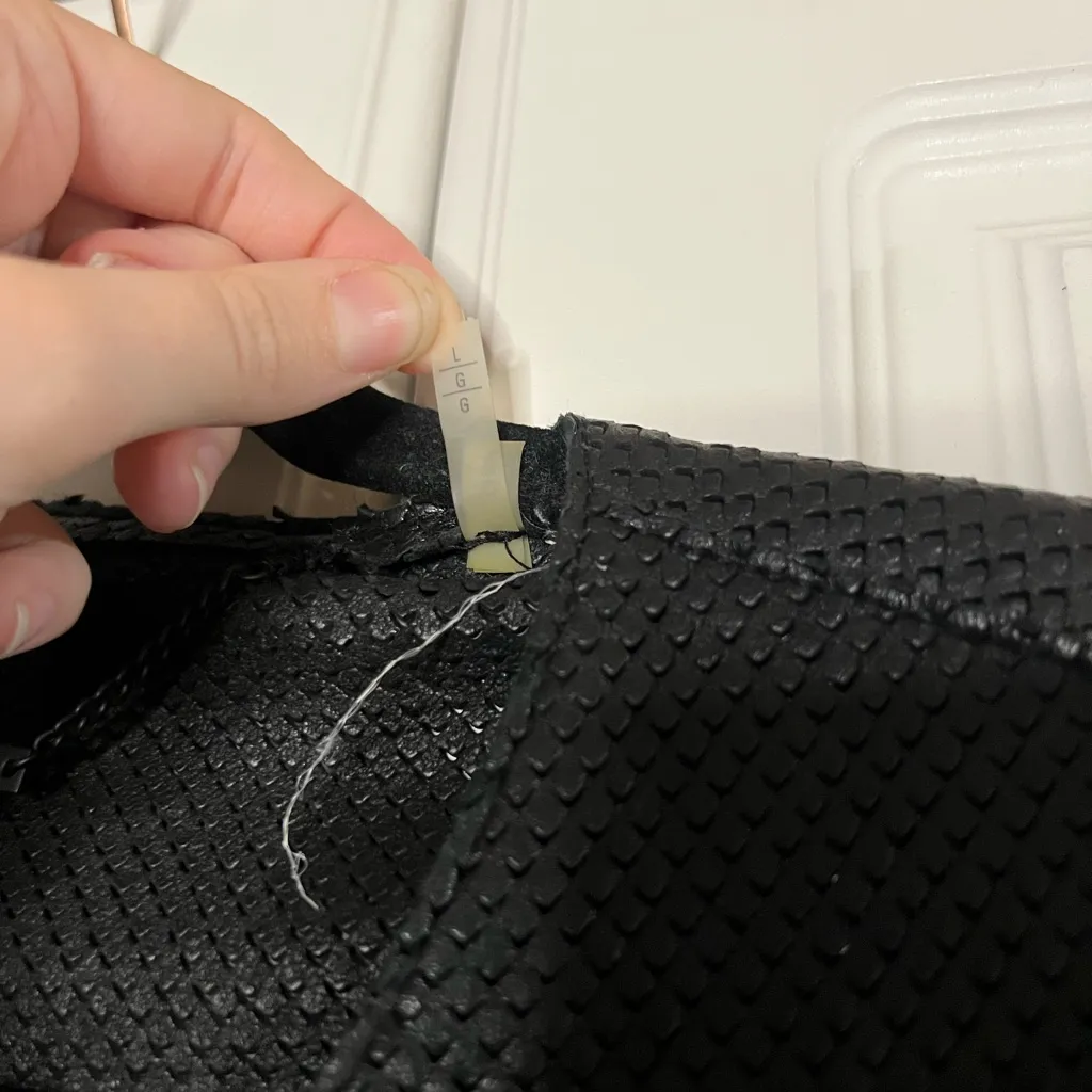 Elie Tahari 100% Leather Micro-perforation Mesh motorcycle vest - Image 9