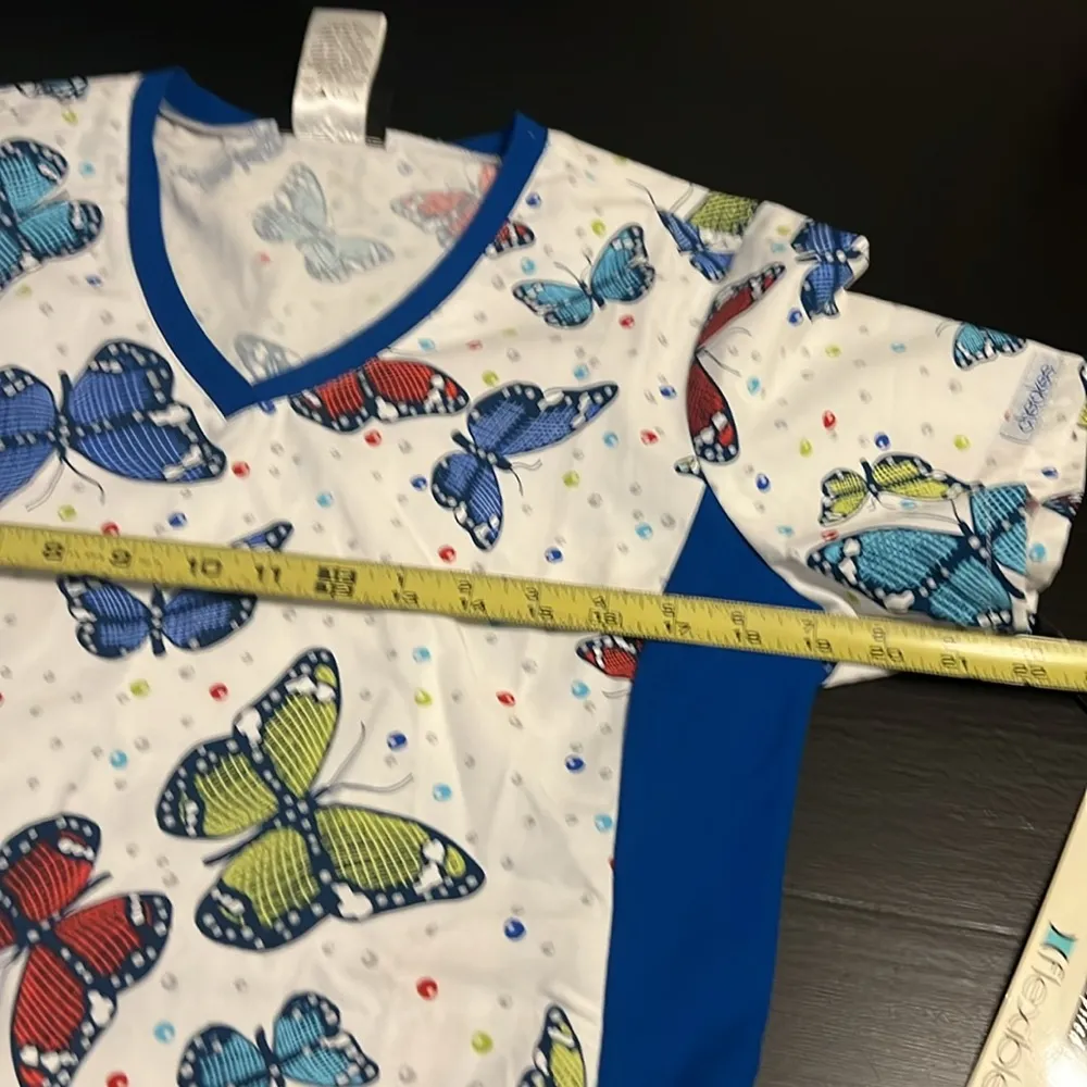Cherokee flexibles butterfly scrub top - Image 4