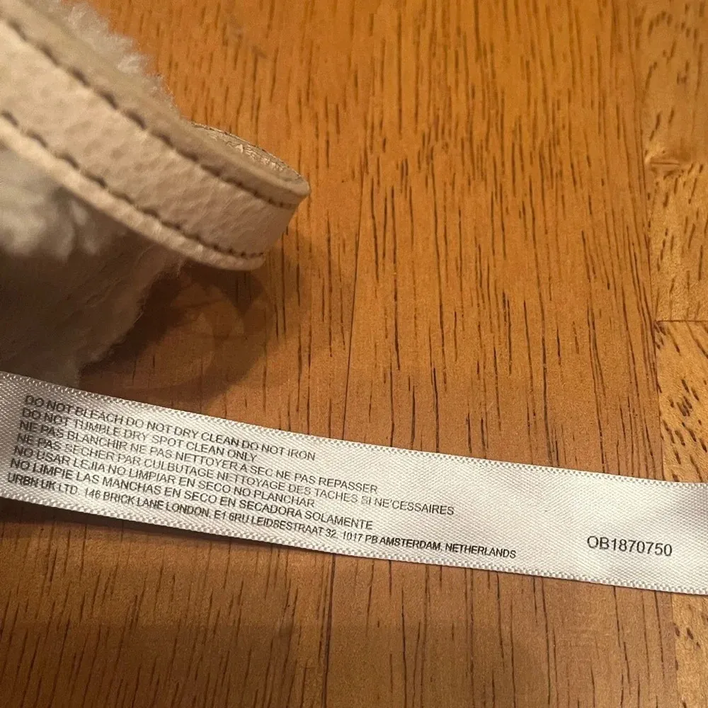 Free People Bungalow Crossbody bag. Boho bag faux fleece leather crossbody strap - Image 7