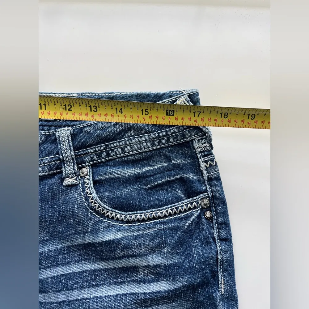 Rue21 Bermuda denim shorts flap pockets thick stitching sequins embroidery faded - Image 4