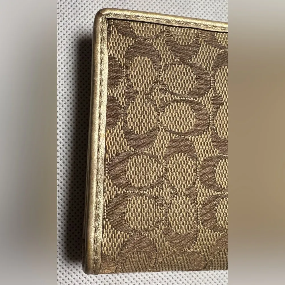 New York | Signature C billfold. - Image 15