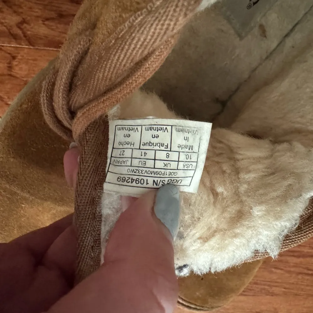 UGG Neumel Boots in Color Chestnut - Image 6