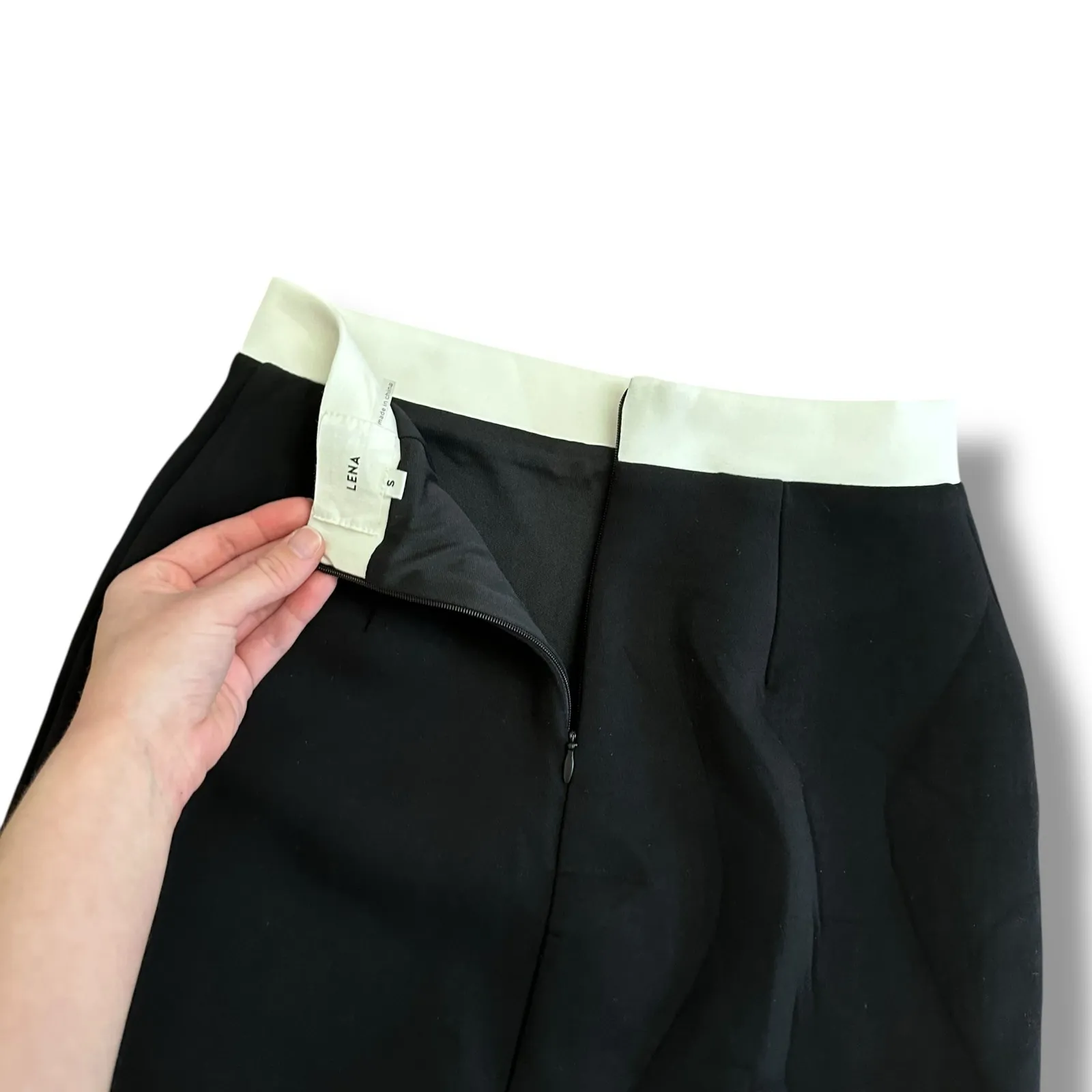 LENA “Jumpin’ On A Jet Set” Black‎ & White Two - Image 9