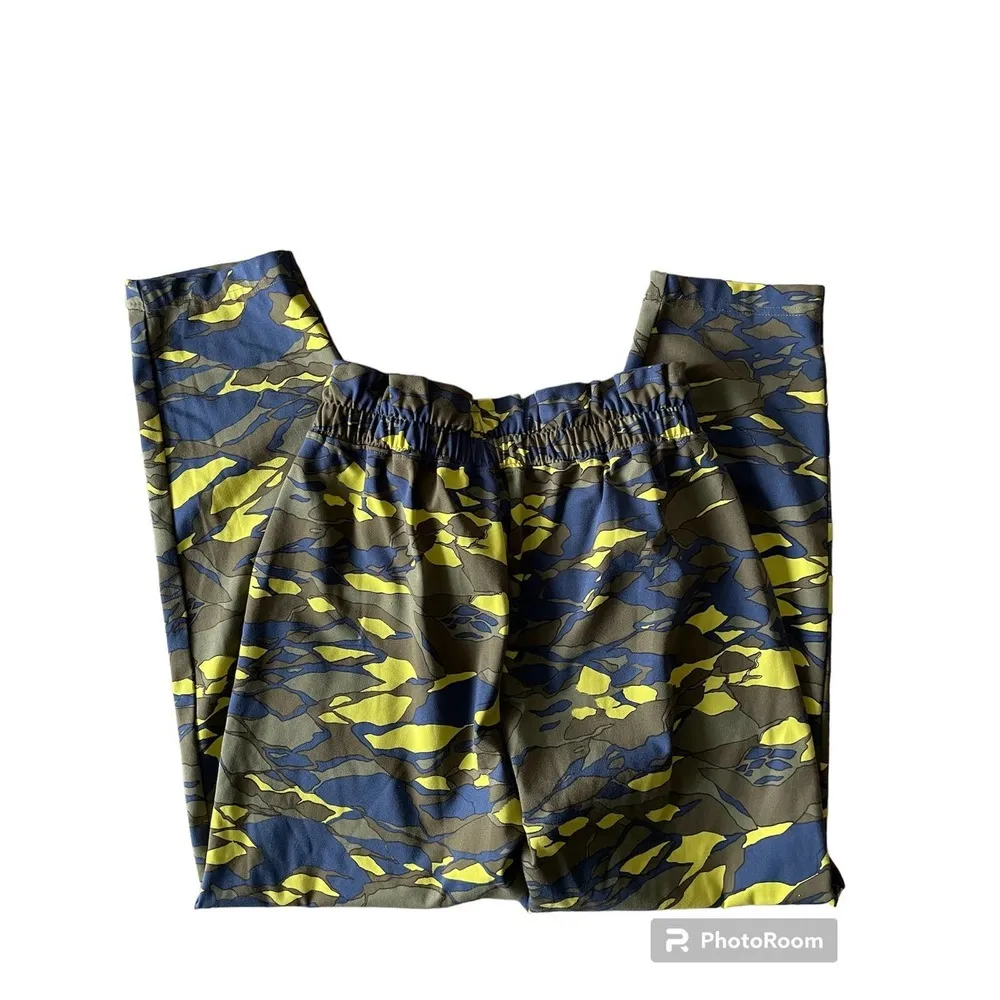 Pureluxe by Fabletics Margo‎ Camo **size small** - Image 6