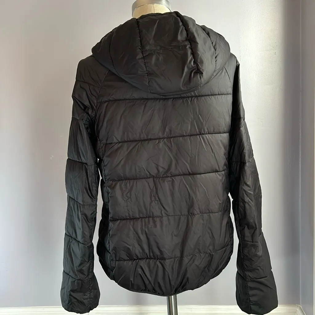 Forever 21 lightweight black hooded puffer jacket zip front with two pockets M - Image 4