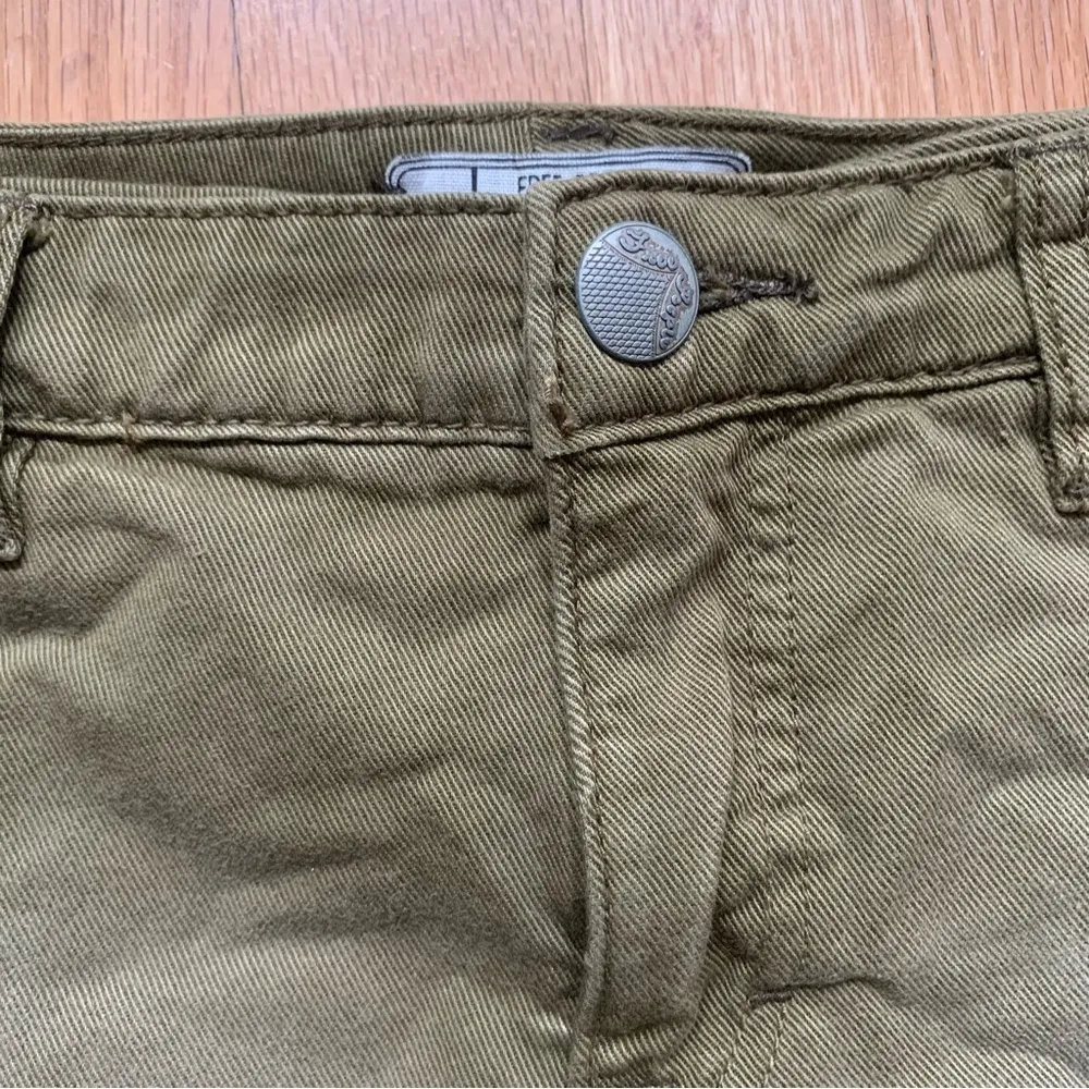 NWT Free People Army Green Denim Jean Distressed Hot Pants/ Shorts Size 26 - Image 8