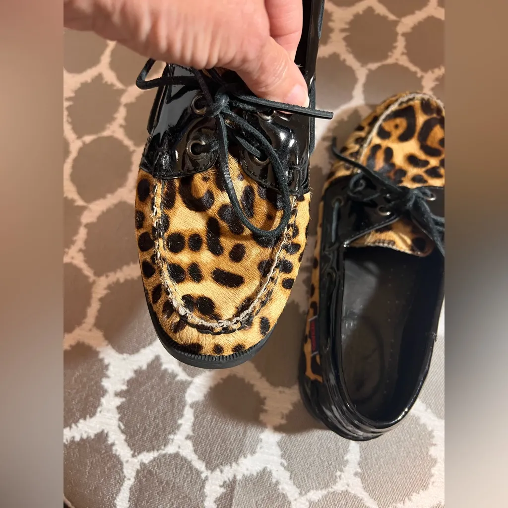 Sebago Dockside’s Spinnaker Leopard Print Flats with Black Patent Details 7.5 Brown - Image 7