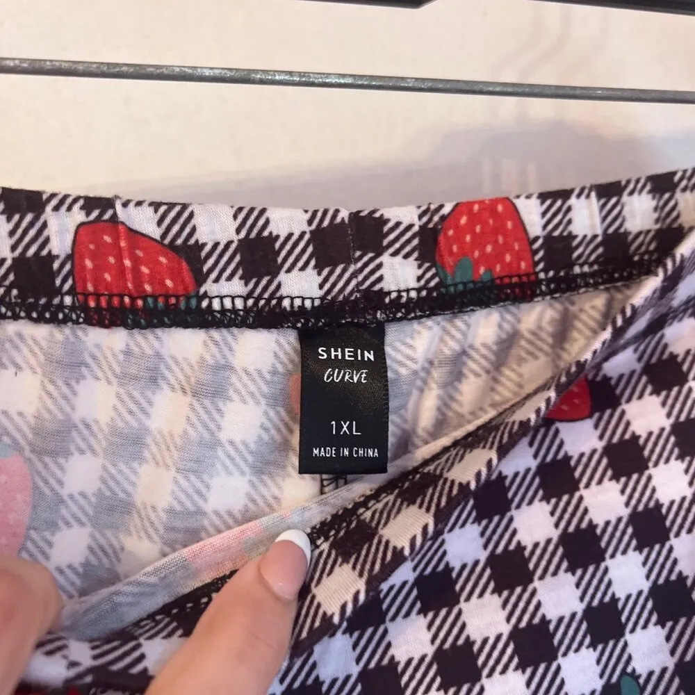 Shein Curve 1XL Gingham & Strawberry Print Wide-Leg Pants For Women - Image 4