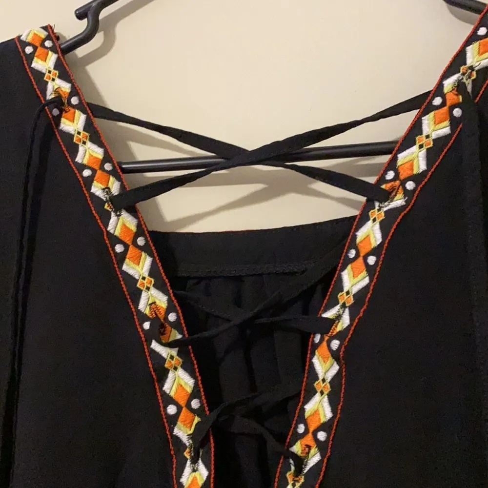 ya los angeles black square neck embroidered blous - Image 6