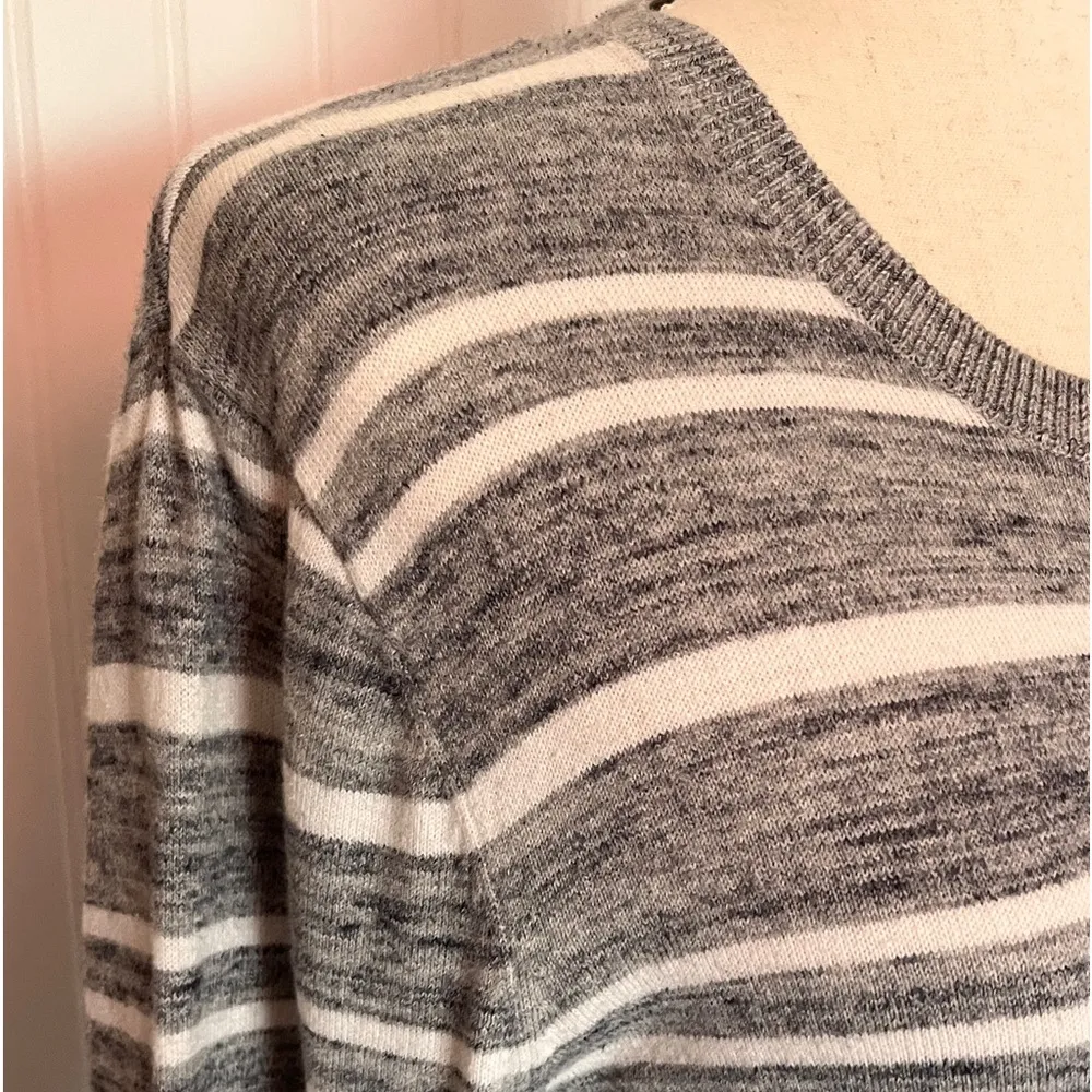Long Sleeve Pullover Striped Gray/White Sweater - Image 7