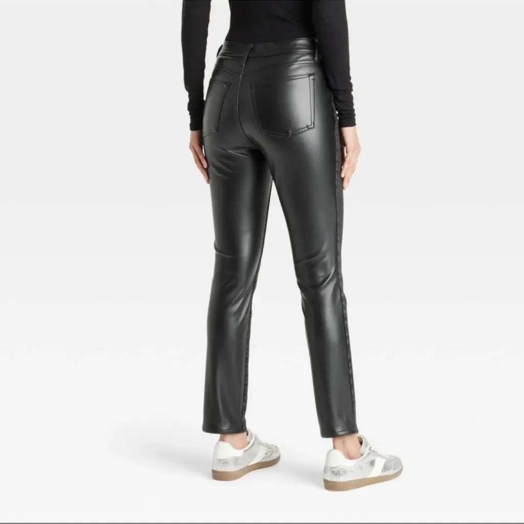 Universal Thread Target Mid Rise 80s Slim Two Tone Black Jeans Faux Leather 2R - Image 3