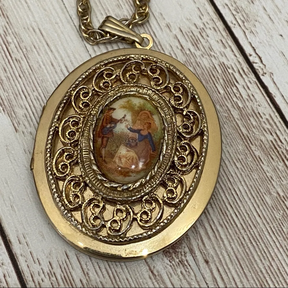 Vintage Victorian Locket Necklace - Image 6