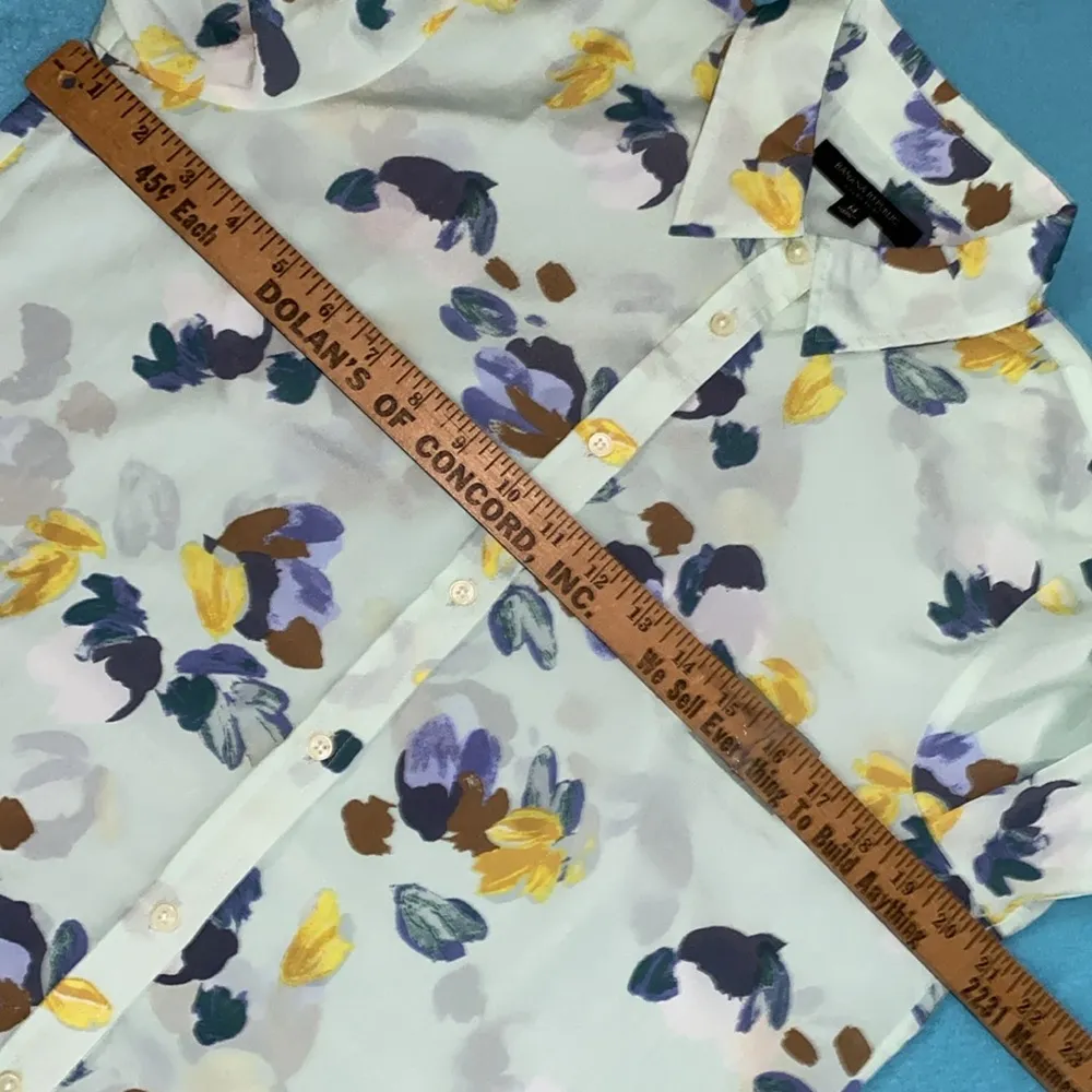 BANANA REPUBLIC Dillon floral blouse button up long sleeve collar shirt size M - Image 10