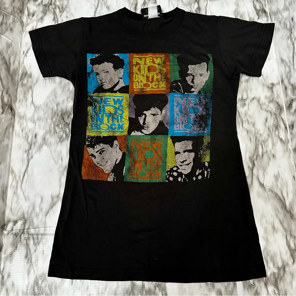 Junk Food Clothing Black Graphic Baby Tee Shirt NKOB Hanging Tough Vintage Vibes Size undefined - Image 2